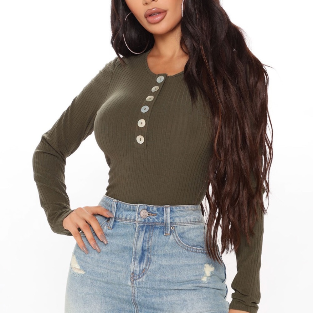 Fashion nova top size S
